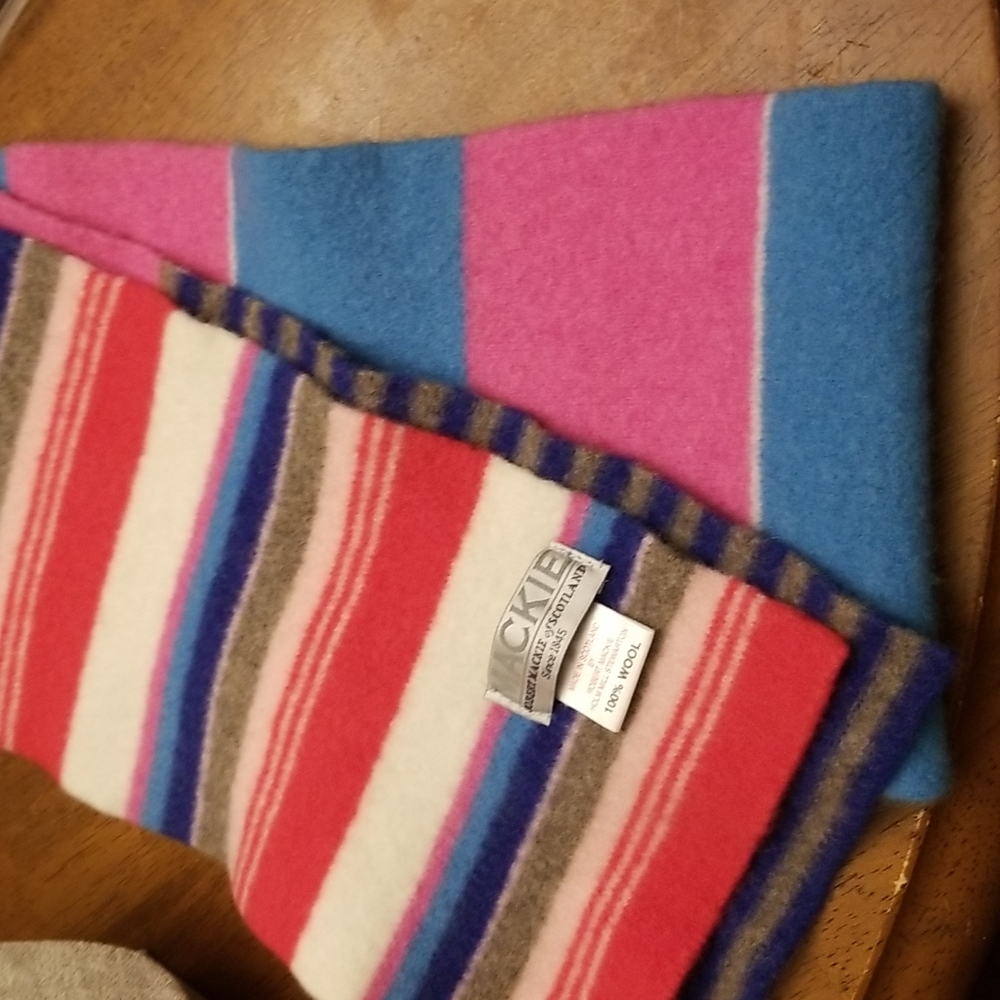 Colorful wool scarf - Picture 5 of 5